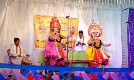 ಪ್ರೇಕ್ಷಕರ ಮನಸೂರೆಗೊಂಡ ವೀರಮಣಿ ಕಾಳಗ ಯಕ್ಷಗಾನ ಪ್ರಸಂಗ