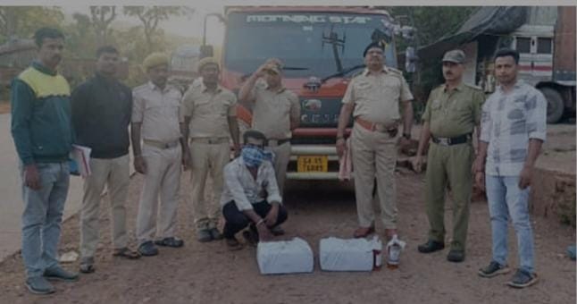 ಅನಮೋಡ ಚೆಕ್‌ಪೋಸ್ಟ್ ಬಳಿ ಅಕ್ರಮ ಗೋವಾ ಸರಾಯಿ ವಶ