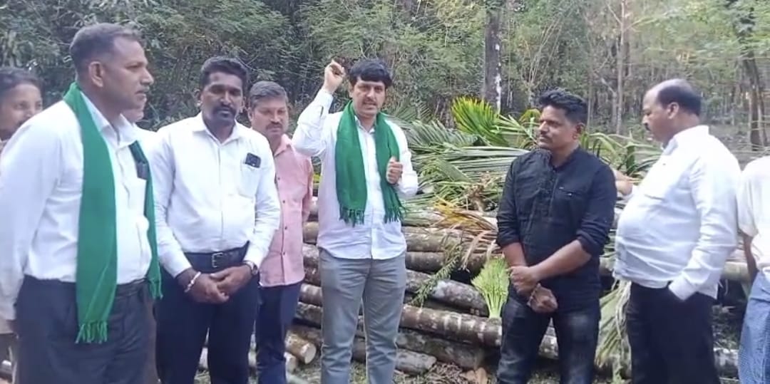 ಅರಣ್ಯ ಇಲಾಖೆಯ ಪೈಶಾಚಿಕ ಕೃತ್ಯ.. ! ಇವರೇನು ಅಧಿಕಾರಿಗಳಾ ಅಥವಾ ಡಕಾಯಿತರ ?; ಅನಂತಮೂರ್ತಿ ಹೆಗಡೆ ಪ್ರಶ್ನೆ