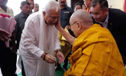 ಬೌಧ್ಧ ಧರ್ಮಗುರು ದಲೈಲಾಮಾ ರವರನ್ನು ಭೇಟಿಯಾದ ಶಾಸಕ R.V. ದೇಶಪಾಂಡೆ