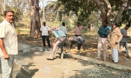 ಯಳಂದೂರಿನಲ್ಲಿ ಕಾಂಕ್ರೀಟ್ ರಸ್ತೆ ನಿರ್ಮಾಣ