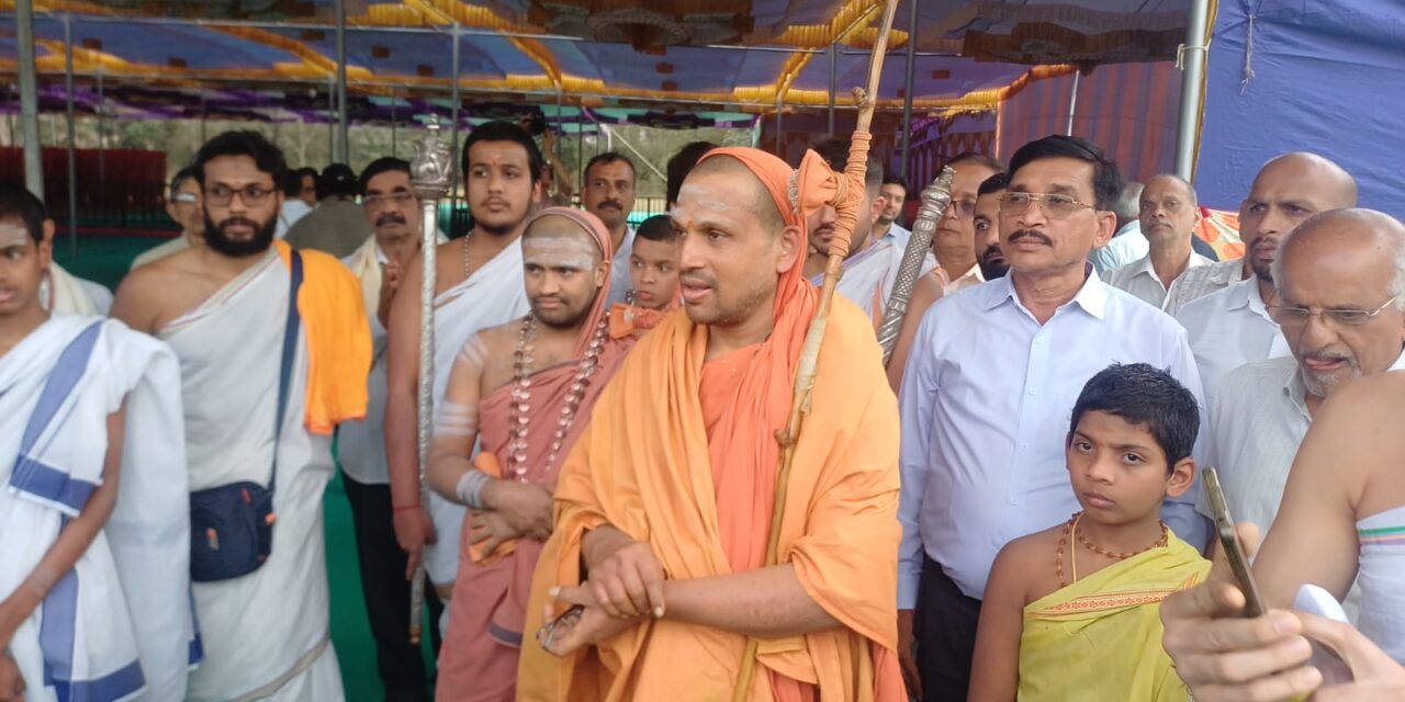 ಸಮಾವೇಶದ ಪೂರ್ವ ಸಿದ್ಧತೆಗಳನ್ನು ಉಭಯ ಶ್ರೀಗಳು ಪರಿಶೀಲಿಸಿದರು