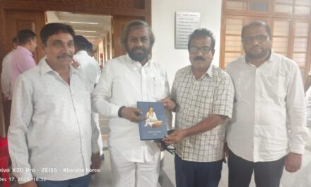 ಅಖಿಲ ಭಾರತ ವೀರಶೈವ ಲಿಂಗಾಯತ ಮಹಾಸಭೆಯ ನೂತನ ರಾಷ್ಟ್ರೀಯ ಅಧ್ಯಕ್ಷರಾದ ಈಶ್ವರ ಭೀಮಣ್ಣ ಖಂಡ್ರೆಗೆ ಮೋಹನ ಪಾಟೀಲರಿಂದ ಗೌರವ