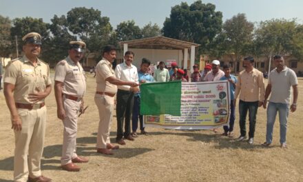 ಸಂಚಾರ ನಿಯಮಗಳನ್ನು ಕಡ್ಡಾಯವಾಗಿ ಪಾಲಿಸಬೇಕೆನ್ನುವುದು ನಮ್ಮೆಲ್ಲರ ಸುರಕ್ಷತೆಗಾಗಿ