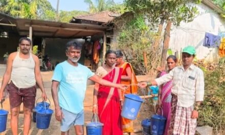 ನಾಗೋಡಾ ಗ್ರಾಮ ಪಂಚಾಯತ ವತಿಯಿಂದ ಕರಂಜೋಯಿಡಾ ಗ್ರಾಮಸ್ಥರಿಗೆ ಕಸದ ಡಬ್ಬಿ ವಿತರಣೆ