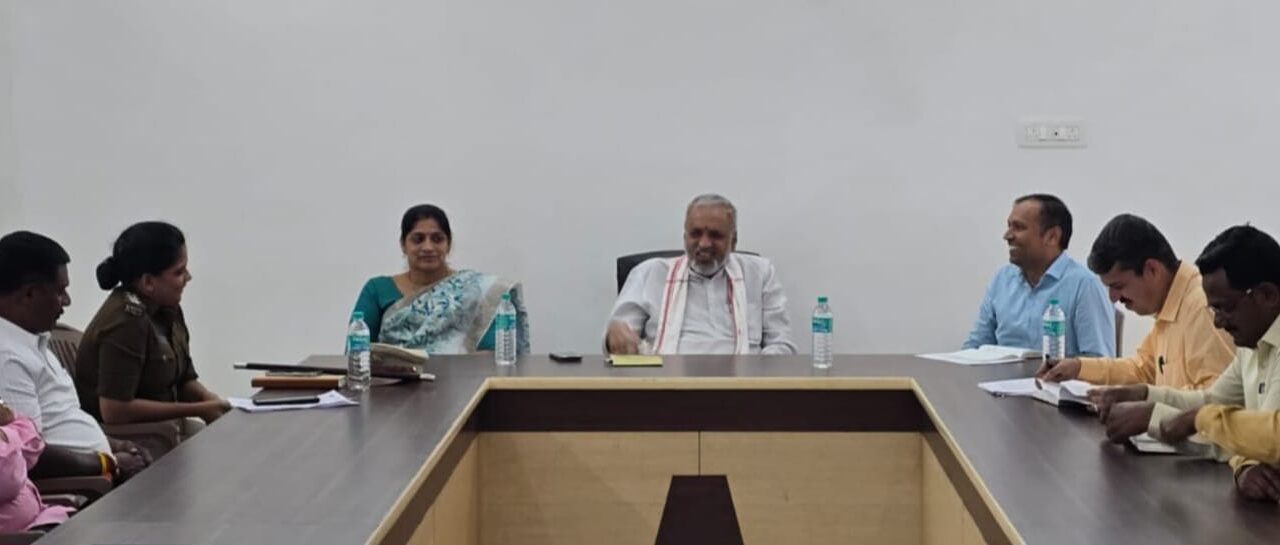 ಶಿರಸಿ ಮಾರಿಕಾಂಬಾ ಜಾತ್ರಾ ಮಹೋತ್ಸವ ಪ್ರಯುಕ್ತ ಸಂಸದರಿಂದ ಪೂರ್ವಭಾವಿ ಸಭೆ