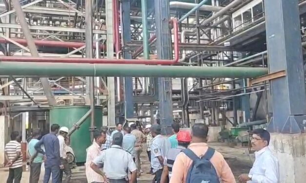 ಸಕ್ಕರೆ ಕಾರ್ಖಾನೆಯಲ್ಲಿ ದುರಂತ : 3 ಕಾರ್ಮಿಕರ ಸಾವು, 5 ಜನರು ಗಂಭೀರ