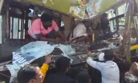 KSRTC ಬಸ್ ಅಪಘಾತ, ಸಿಲುಕಿಕೊಂಡ ಶಾಲಾ ವಿದ್ಯಾರ್ಥಿ