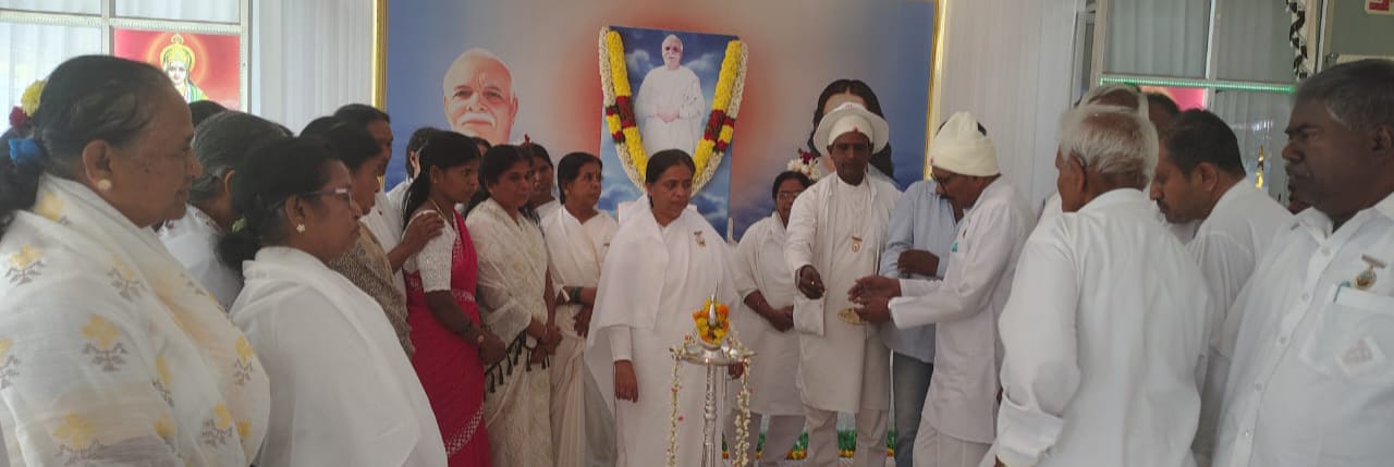 ಹೊಸ ಜಗತ್ತಿಗೆ ಪವಿತ್ರತೆಯ ಬುನಾದಿಯನ್ನು ಹಾಕಿದ ಮೊಟ್ಟ ಮೊದಲ ಆಧುನಿಕ ಮನು, ದಾದಾ ಲೇಖರಾಜ್