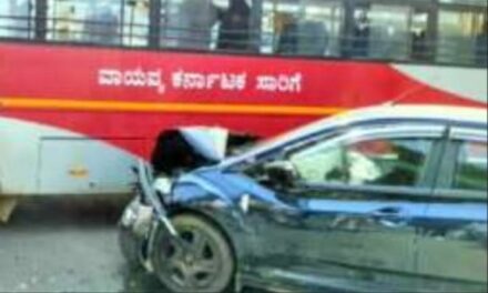 ಬಸ್‌ಗೆ ನೌಕಾನೆಲೆ ಸಿಬ್ಬಂದಿ ಕಾರು ಡಿಕ್ಕಿ ;ಪ್ರಯಾಣಿಕರು ಪಾರು