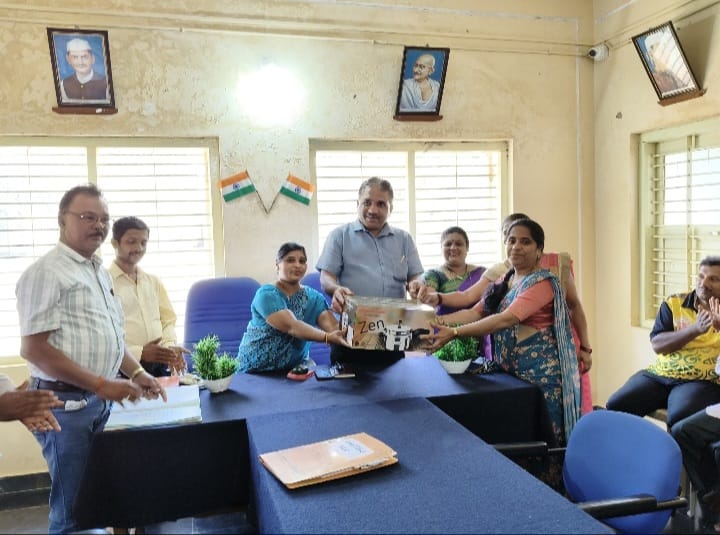 ಶೈಕ್ಷಣಿಕ ಕೊಡುಗೆಯೊಂದಿಗೆ ತಮ್ಮ ಅವಧಿ ಮುಗಿಸಿದ ನಂದಿಗದ್ದೆ ಗ್ರಾಮ ಪಂಚಾಯತ ಜನಪ್ರತಿನಿಧಿಗಳು