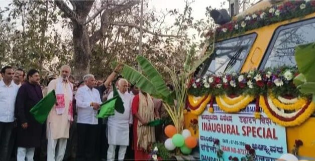 ದಾಂಡೇಲಿ-ಅಳ್ಳಾವರ ರೈಲುಸೇವೆ ಪುನರಾರಂಭಕ್ಕೆ ಹಸಿರು ನಿಶಾನೆ