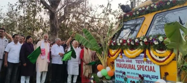 ದಾಂಡೇಲಿ-ಅಳ್ಳಾವರ ರೈಲುಸೇವೆ ಪುನರಾರಂಭಕ್ಕೆ ಹಸಿರು ನಿಶಾನೆ