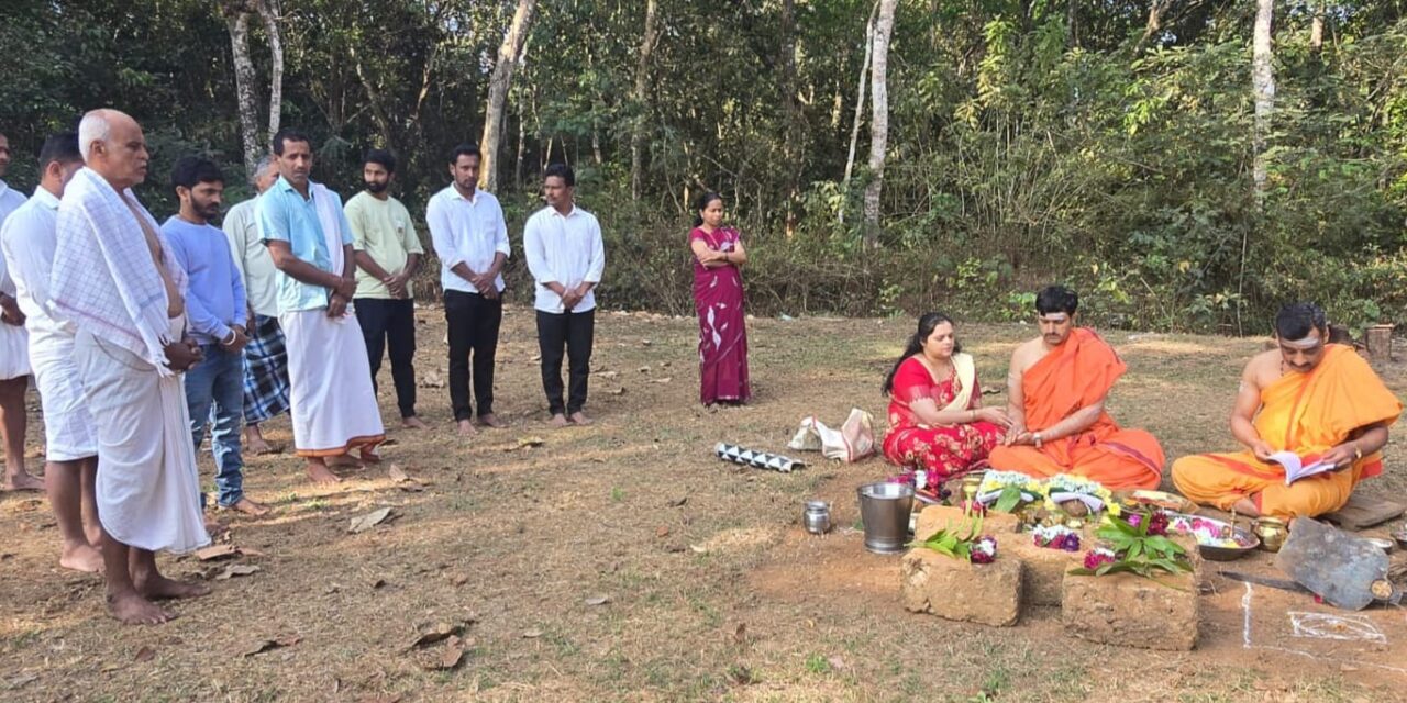 ದೇವಸ್ಥಾನದ ಮರುನಿರ್ಮಾಣಕ್ಕೆ ಬ್ಯಾಗದ್ದೆ ಊರಿನವರ ಜೊತೆ ಅನಂತಮೂರ್ತಿ ಸಂಕಲ್ಪ