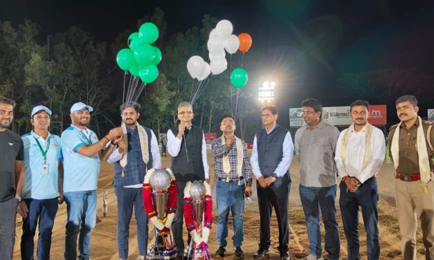ದಾಂಡೇಲಿ ಪ್ರೀಮಿಯರ್ ಲೀಗ್ ಸೀಸನ್: 5 ಪಂದ್ಯಾವಳಿಗೆ ಸಂಭ್ರಮದ ಚಾಲನೆ