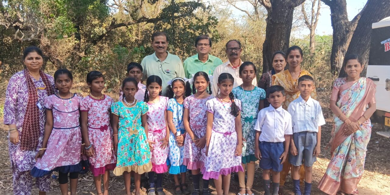 ರಾಮನಗರದಲ್ಲಿ ಏಕಲ ಅಭಿಯಾನ ಬೆಳಗಾವಿ ಸಮಿತಿಯ ವತಿಯಿಂದ ಶಾಲಾ ಮಕ್ಕಳಿಗೆ ಅಗತ್ಯವಸ್ತುಗಳ ಕಿಟ್ ವಿತರಣೆ