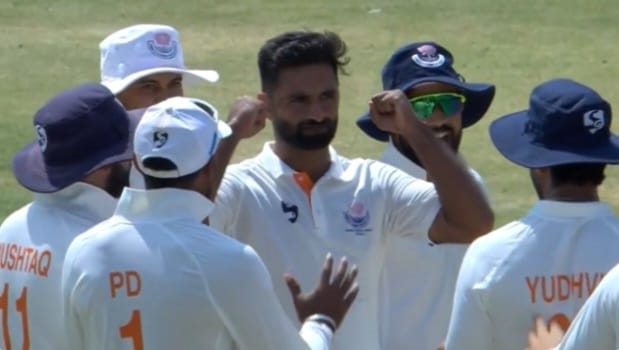 ರಣಜಿ ಟ್ರೋಫಿ ಪೈನಲ್ ಚೊಚ್ಚಲ ಗೆಲುವಿನತ್ತ ಜಮ್ಮು- ಕಾಶ್ಮೀರ;ಪಂದ್ಯ ವೀಕ್ಷಣೆಗೆ ಜಮ್ಮು-ಕಾಶ್ಮೀರ ಸಿಎಂ ಆಗಮನ