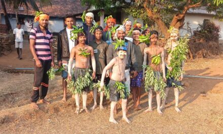 ಕುಣಬಿಗಳು ಬಣ್ಣ ಆಡುವುದಿಲ್ಲ