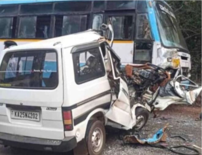 ಸಾರಿಗೆ ಬಸ್ ಹಾಗೂ ಓಮಿನಿ ನಡುವೆ ಭೀಕರ ಅಪಘಾತ;ಓಮಿನಿ ಚಾಲಕ ಮೃತ
