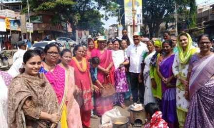 ಅಡುಗೆ ಅನಿಲದ ಕೊರತೆ ಮತ್ತು ಬೆಲೆ ಏರಿಕೆ ವಿರುದ್ಧ ಒಲೆ ಉರಿಸಿ ಕಾಂಗ್ರೇಸ್ ಪ್ರತಿಭಟನೆ