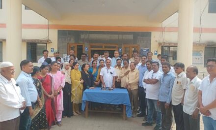 ದೇಶಪಾಂಡೆ ಹುಟ್ಟುಹಬ್ಬದ ಪ್ರಯುಕ್ತ ರೋಗಿಗಳಿಗೆ ಹಣ್ಣು ಹಂಪಲ ವಿತರಣೆ