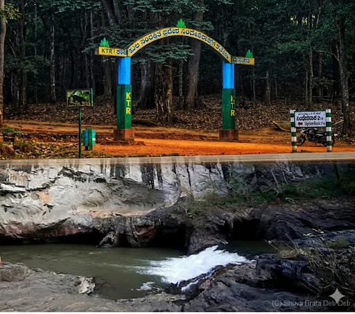 ನೋಡ ಬನ್ನಿ ಒಮ್ಮೆ ಜೋಯಿಡಾ ತಾಲೂಕಿನ ಸುಂದರ ಪ್ರವಾಸಿ ತಾಣ ಸಿಂಥೇರಿ ರಾಕ್ಸ್.