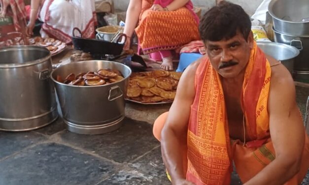 ಮಂಜುಗುಣಿ:- ಭಕ್ತರಿಗಾಗಿ ಸಿದ್ಧವಾಗುತ್ತಿದೆ 15 ಸಾವಿರ ಅತ್ರಾಸ, 6 ಸಾವಿರ ಲಡ್ಡು ಪ್ರಸಾದ 