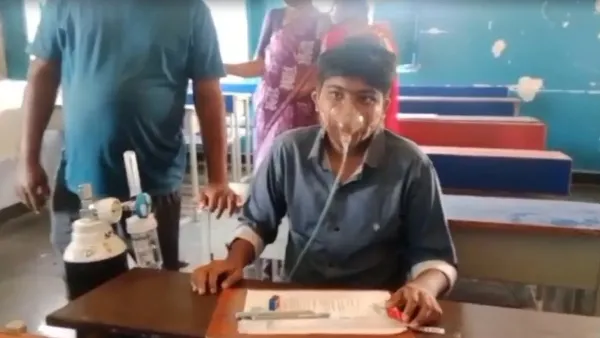 ಆಕ್ಸಿಜನ್ ಸಿಲಿಂಡರ್ ನೆರವಿನೊಂದಿಗೆ 10ನೇ ತರಗತಿ ಪರೀಕ್ಷೆ ಬರೆದ ವಿದ್ಯಾರ್ಥಿ