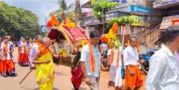 ಕೊಂಡ್ಲಿ ಶ್ರೀ ಹನುಮಂತ ದೇವರ ಪಲ್ಲಕ್ಕಿ ಉತ್ಸವ ಮೆರವಣಿಗೆ ಸಂಪನ್ನ