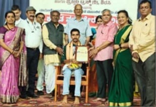 ಸಿದ್ಧಾಪುರದ ಪ್ರತಿಭಾನ್ವಿತ ಯುವಕ ರಾಕೇಶ ಭಟ್ ಅವರಿಗೆ ‘ಯುವ ಪ್ರತಿಭಾ ದೀಪ್ತಿ’ ಪ್ರಶಸ್ತಿ ಪ್ರದಾನ.