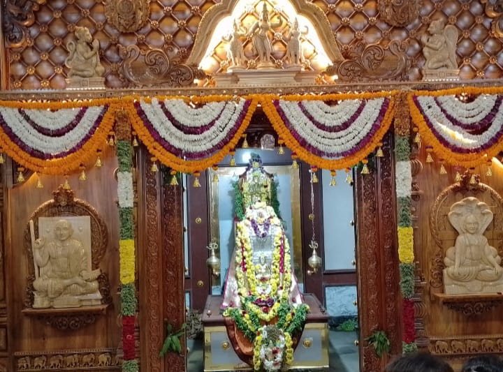 ರಾಘವೇಂದ್ರ ಸ್ವಾಮಿಗಳ ದರ್ಶನಕ್ಕೆ ಭಕ್ತ ಸಾಗರ