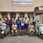 ಆಗುಂಬೆಯಲ್ಲಿ ನಡೆದ ರಾಬರಿ ಪ್ರಕರಣ – ಕದ್ದಂತಹ ಮಾಲಿನ ಸಮೇತ ನಾಲ್ವರು ಪೊಲೀಸರ ವಶಕ್ಕೆ..!