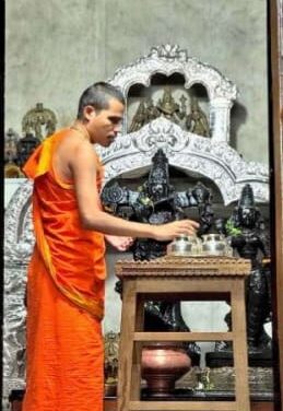 ಪರ್ತಗಾಳಿ ಶ್ರೀಗಳಿಂದ ಗೋಪಾಲಕೃಷ್ಣ ದೇವರಿಗೆ ಶತಕಲಶಾಭಿಷೇಕ