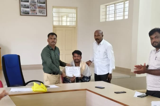 ಉಳವಿ ಗ್ರಾಮ ಆಡಳಿತ ಅಧಿಕಾರಿ ಪ್ರಥಮ