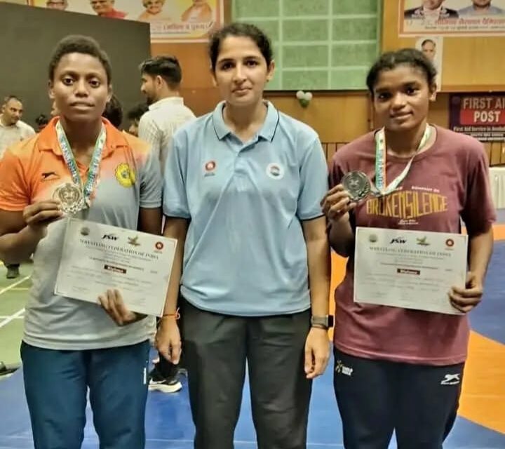 ಹಳಿಯಾಳದ ಇಬ್ಬರು ಪ್ರತಿಭಾವಂತ ಕುಸ್ತಿಪಟುಗಳಿಗೆ ಶಾಸಕ ಆರ್.ವಿ. ದೇಶಪಾಂಡೆ ಅಭಿನಂದನೆ.