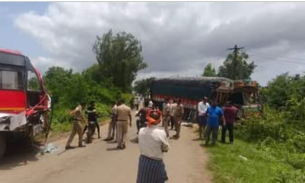 ಕಾವಲಕೊಪ್ಪದಲ್ಲಿ ಕೆಎಸ್‌ಆರ್‌ಟಿಸಿ ಬಸ್-ಲಾರಿ ಮುಖಾಮುಖಿ ಡಿಕ್ಕಿ;ಹಲವರಿಗೆ ಗಾಯ
