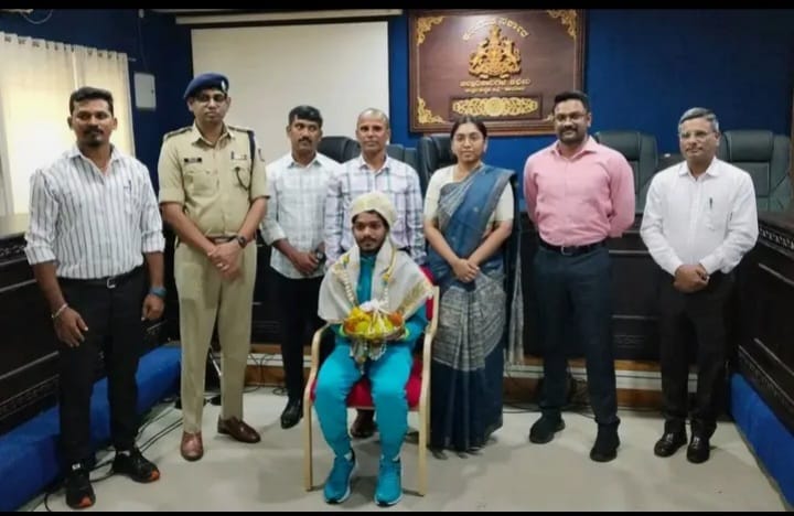 ಕ್ರೀಡಾಪಟು ಶಿವಾಜಿ ಸಾಧನೆ ಜಿಲ್ಲೆಯ ಕ್ರೀಡಾಪಟುಗಳಿಗೆ ಸ್ಪೂರ್ತಿಯಾಗಲಿ: ಜಿಲ್ಲಾಧಿಕಾರಿ