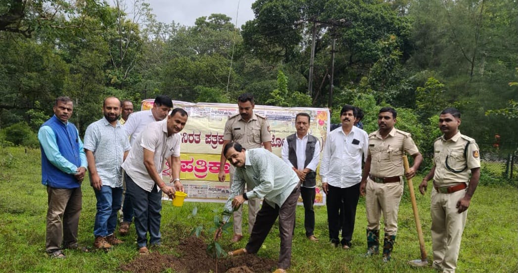 ಜೋಯಿಡಾದಲ್ಲಿ ಪತ್ರಿಕಾ ದಿನಾಚರಣೆ; ಗಣ್ಯರಿಂದ ಶ್ಲಾಘನೆ