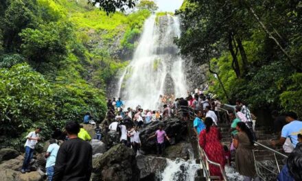Amboli Falls/ ಅಂಬೋಲಿ ಜಲಪಾತ ವೀಕ್ಷಣೆಗೆ ಪ್ರವಾಸಿಗರ ಗರ್ದಿ