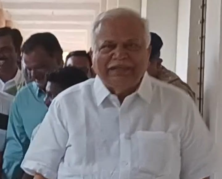 ಶಿಕ್ಷಣ ದಿಂದ ಯಾರೂ ವಂಚಿತ ರಾಗಬಾರದು R.V. ದೇಶಪಾಂಡೆ.