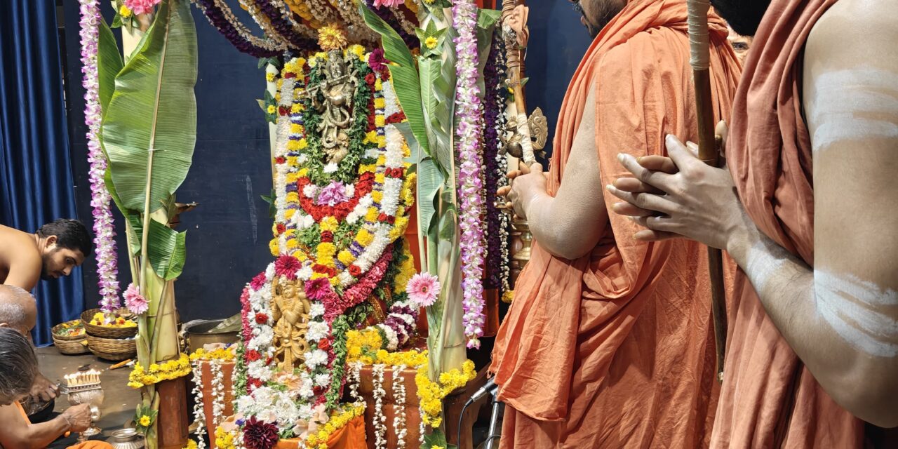 ಯೋಧರ ರಕ್ಷಣೆಗಾಗಿ ಸ್ವರ್ಣವಲ್ಲಿಯಲ್ಲಿ ಲಕ್ಷ ತುಳಸಿ ಅರ್ಚನೆ