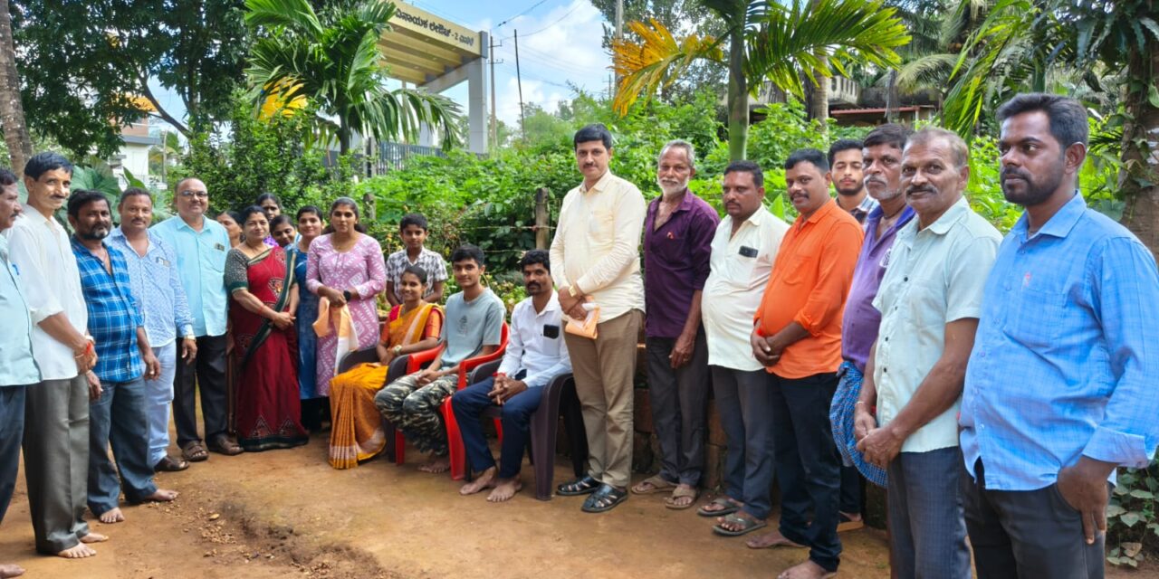 ಅಂತಾರಾಷ್ಟ್ರೀಯ ಯೋಗ ಪಟು ಎಸಳೆ ಸಂಜಯ ನಾಯ್ಕ್ ರಿಗೆ ಅನಂತಮೂರ್ತಿ ಹೆಗಡೆ ಸನ್ಮಾನ