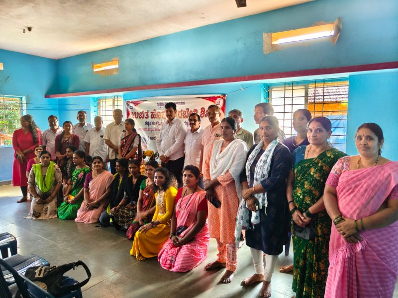 ಬಡತನದಿಂದ ಹೊರಬಂದು ಮಹಿಳೆಯರು ಸ್ವಾವಲಂಬಿಯಾಗಿ ಬದುಕಬೇಕು_ಅನಂತಮೂರ್ತಿ ಹೆಗಡೆ