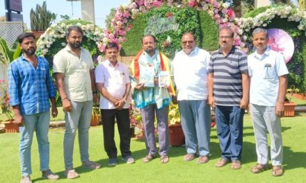 ಕೇಂದ್ರ ಬಸವ ಸಮಿತಿಯಿಂದ ಜಿಲ್ಲಾ ಪ್ರಶಸ್ತಿ ವಿಜೇತ ಶಿಕ್ಷಕ ನಬಿಸಾಬ ಖುದ್ದುನವರಗೆ ಸನ್ಮಾನ