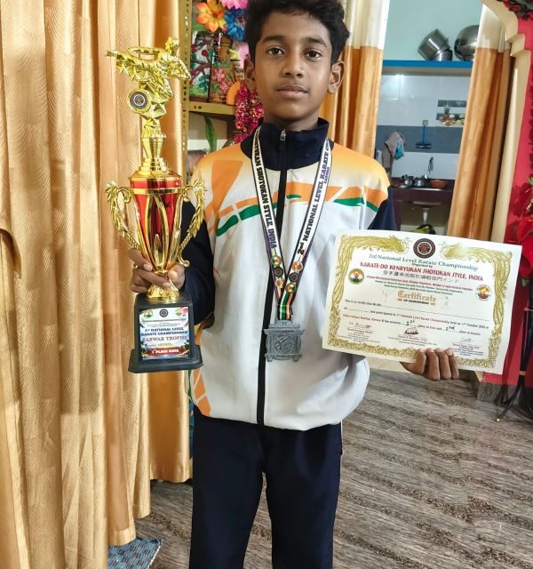 ರಾಷ್ಟ್ರಮಟ್ಟದ ಕರಾಟೆ ಚಾಂಪಿಯನಶಿಪ್ ಜೋಯಿಡಾದ ಶಾಹೀಲ ಶ್ರೀಕಾಂತ ಹರಿಜನ ಪ್ರಥಮ
