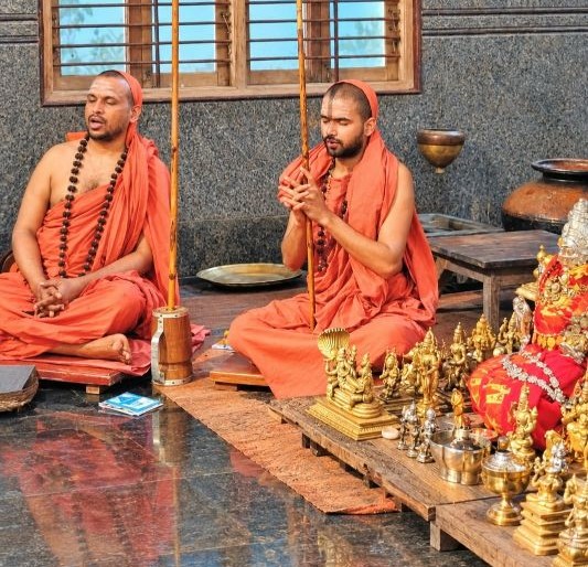 ಸ್ವರ್ಣವಲ್ಲೀಯಲ್ಲಿ ಶರನ್ನವರಾತ್ರಿ ಉತ್ಸವ ವಿಜೃಂಭಣೆಯಿಂದ ಆರಂಭ