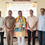 ಬೇವಿನಕೊಪ್ಪ ಆನಂದ ಆಶ್ರಮದಲ್ಲಿ ಯೋಗ ರತ್ನ ಡಾ. ಸಂತೋಷ ಗುರೂಜಿ ಅವರಿಗೆ ಸನ್ಮಾನ