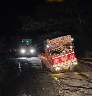 ​#⚠️ ರಸ್ತೆಯೋ? ಮೃತ್ಯುಕೂಪವೋ?: ಅಂಕೋಲಾ-ಹುಬ್ಬಳ್ಳಿ ಹೆದ್ದಾರಿಯಲ್ಲಿ ವಾಹನ ಸವಾರರ ಪರದಾಟ!