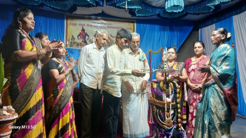 ​”ಹಿಂದೆ ಯಕ್ಷರು-ಗಂಧರ್ವರಿದ್ದರು, ಇಲ್ಲೀಗ ಊರಿನ ಜನರೇ ಯಕ್ಷಲೋಕ ಸೃಷ್ಟಿಸಿದ್ದಾರೆ!” – ವಿನಾಯಕ ಗಾಂವ್ಕರ್ ಬಣ್ಣನೆ