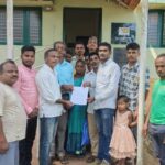ಕಣಜ ಹುಳು ದಾಳಿಗೆ ತೀವ್ರ ಅಸ್ವಸ್ಥಗೊಂಡ ರೈತ: ಚಿಕಿತ್ಸಾ ವೆಚ್ಚ, ಪರಿಹಾರ ಹಾಗೂ ಉದ್ಯೋಗ ನೀಡದಿದ್ದರೆ ಉಗ್ರ ಪ್ರತಿಭಟನೆಯ ಎಚ್ಚರಿಕೆ!
